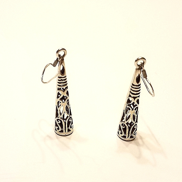 Sterling silver sculpted earrings, 3 cm - Picture 2 of 8